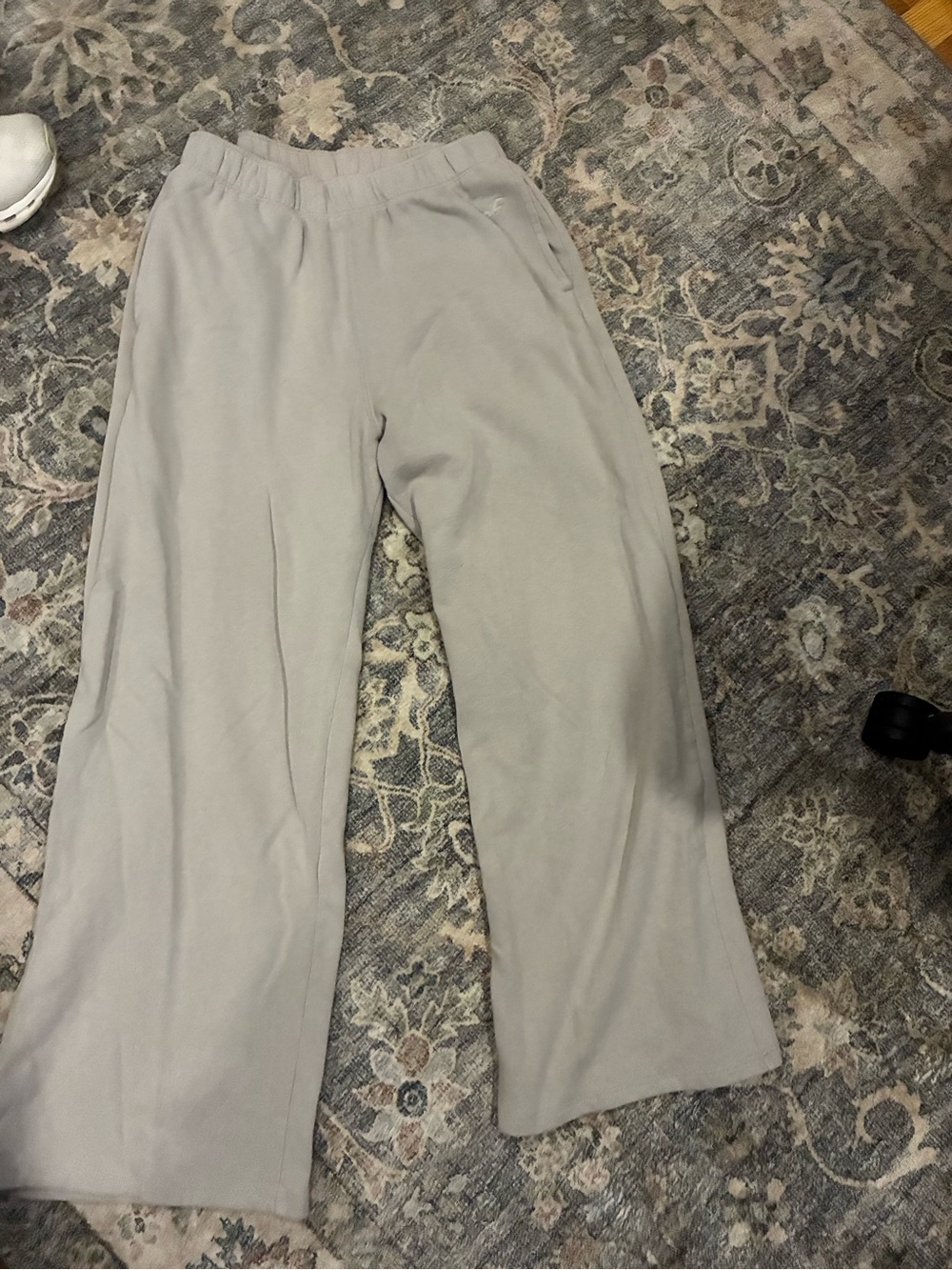 Hollister Women's Wide-Leg sweatpants - tan